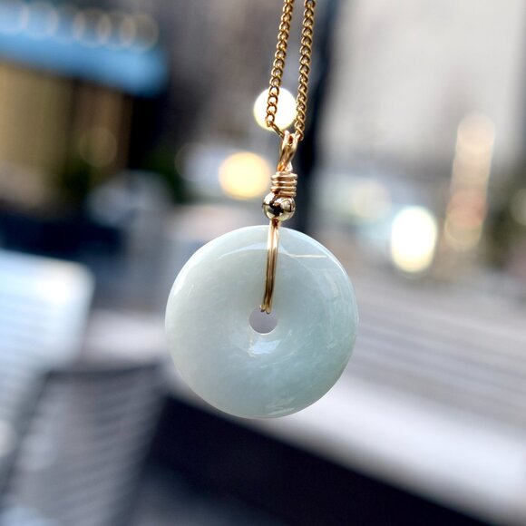 Jadeite Peace Buckle Necklace - Jade jewelry - Picture 5 of 9